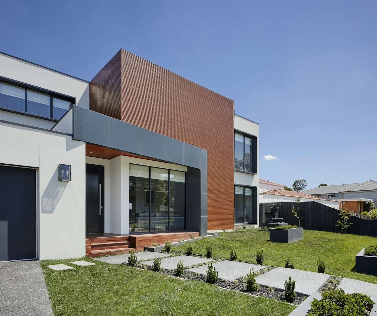 Modern home listed on a LeadVeno IDX website